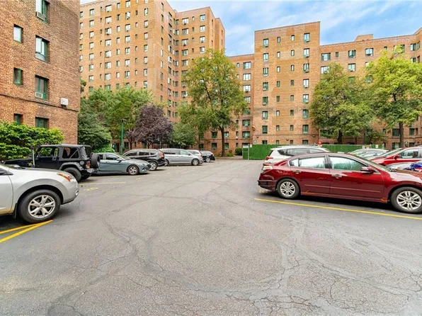 1501 Metropolitan Avenue image 21 of 22