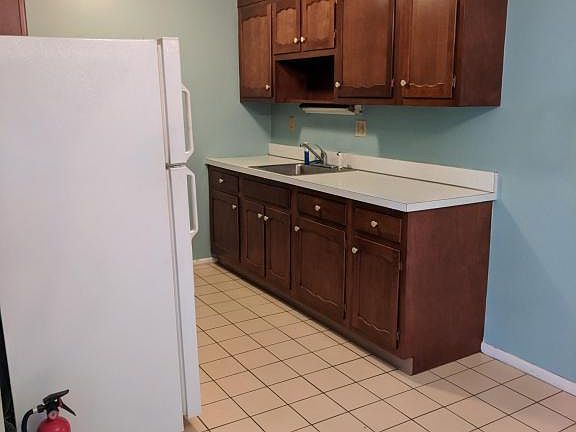 2nd image of 829B Balmoral Ct #100B