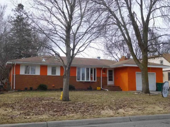 6727 46th Ave N, Crystal, MN 55428