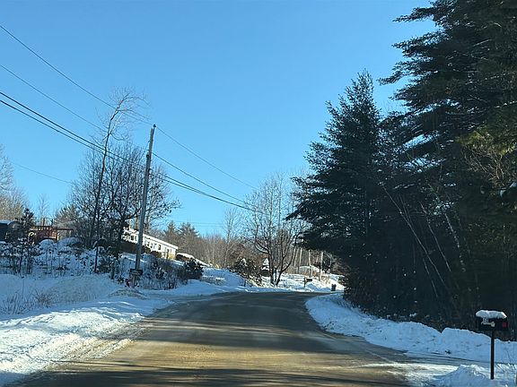 5th image of 34 Oak Ridge Dr