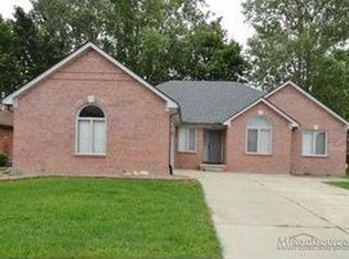 51206 Pinewood Dr, Macomb, MI 48042