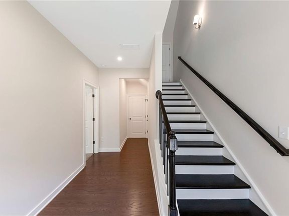 5th image of 2130 Holtz Ln