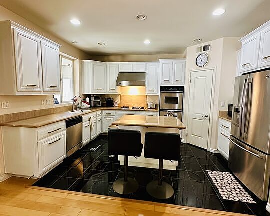 5th image of 2078 E Nohl Ranch Rd