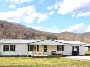 1698 Salt Lick Rd, Vanceburg, KY 41179