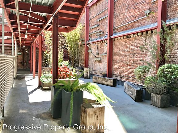 4th image of 540 Delancey St Unit 202