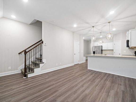 2nd image of 205 Drayton Dr Unit A