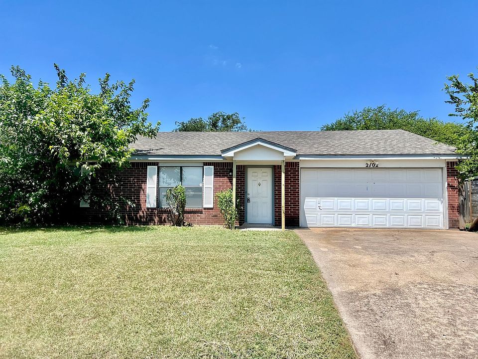 1st image of 2702 Terry Dr