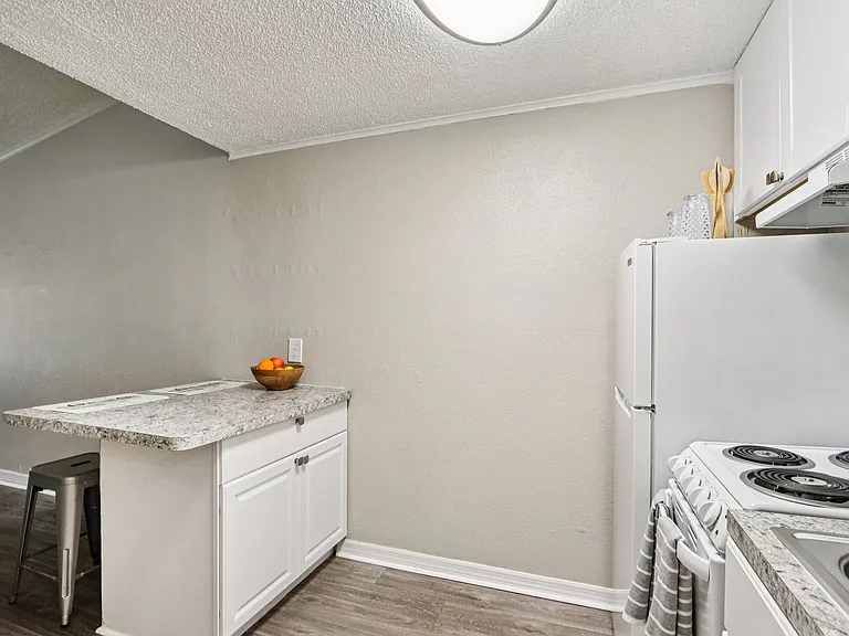 Summer Glen ~ Boutique Cottage Style Living Meets Hassle Free Leasing — Photo 13