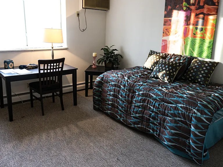 College Towers Apartments — Photo 47