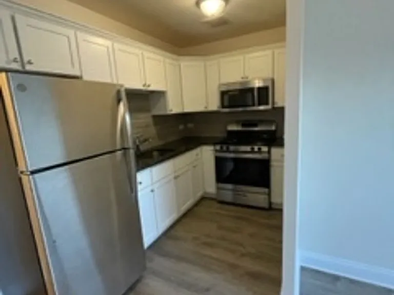 Live the Lakefront Dream at North Shore Apartments — Photo 18