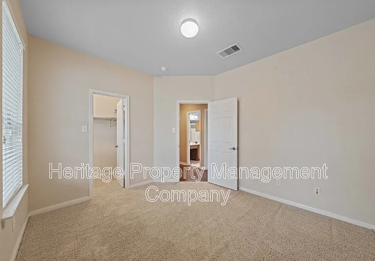 141 Springtree Blf — Photo 25