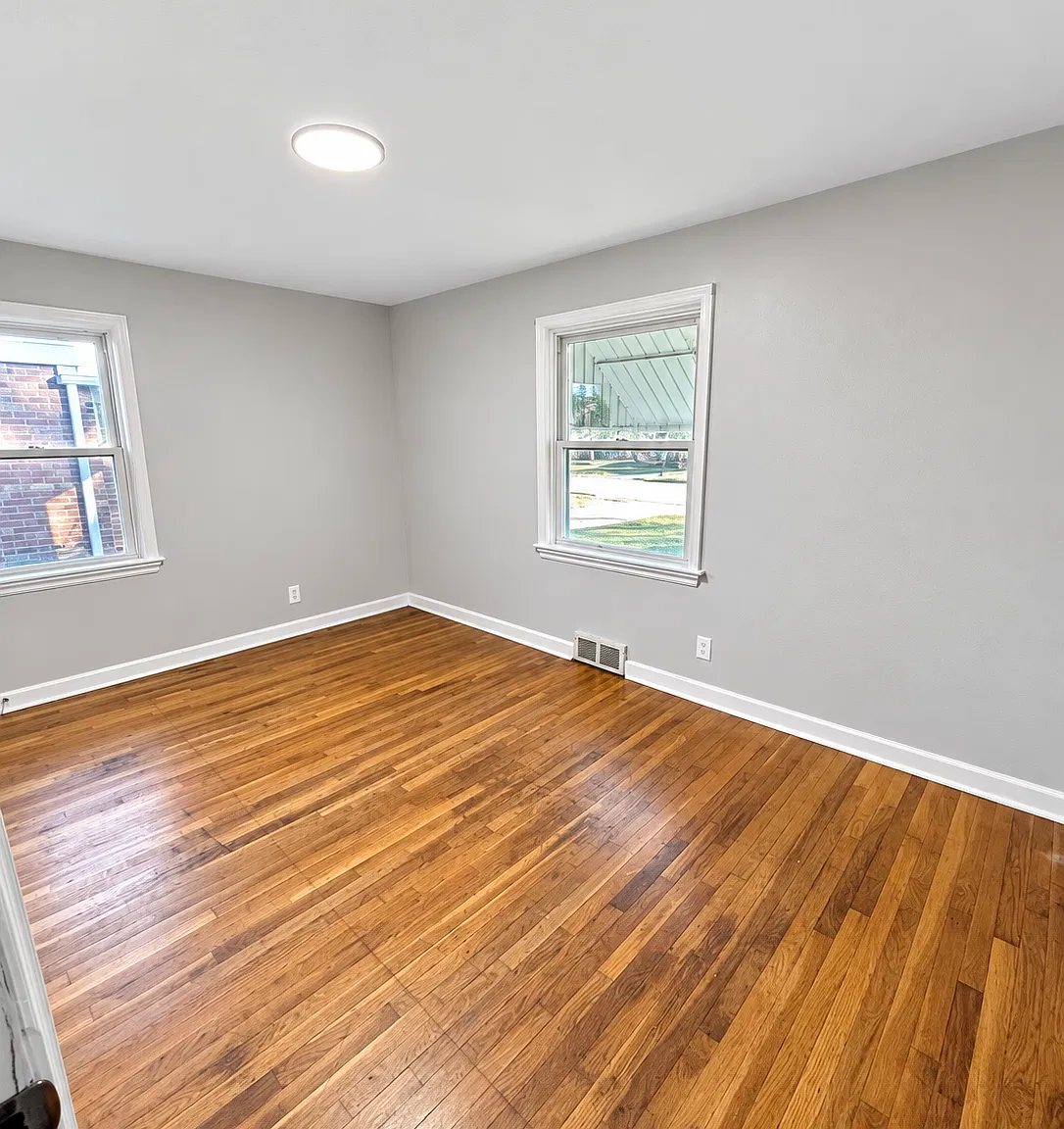 3 bed, 1000 sqft, $1,600 — Photo 3