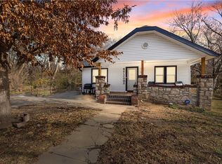 215 S 12th St, Kansas City, KS 66102