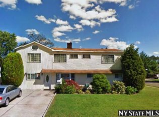 11 Twig Ln, Levittown, NY 11756