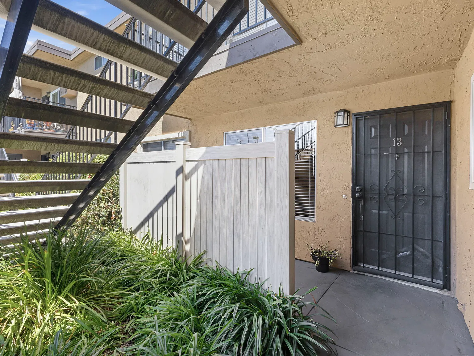 2 bed, 1.5 bath, 1000 sqft, $2,590 — Photo 3