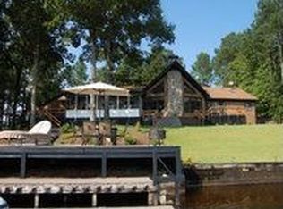 696 Azalea Dr, Vass, NC 28394