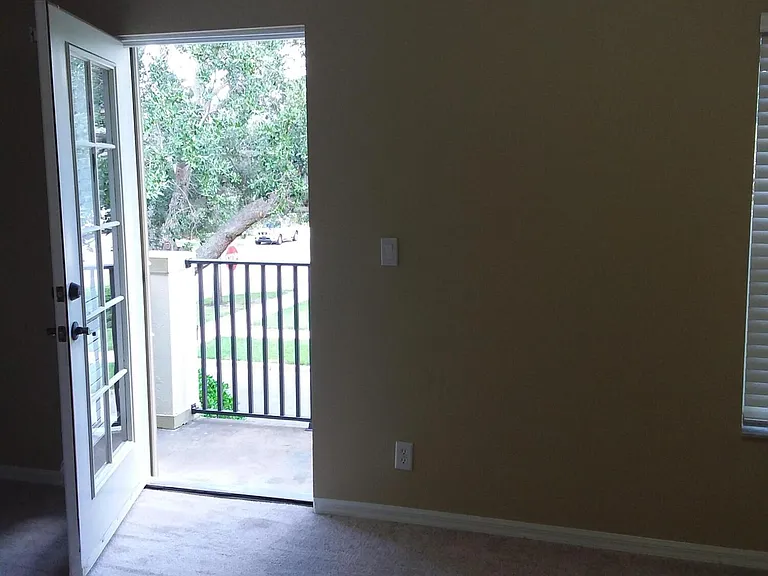 2410 SE Union Park Dr — Photo 16