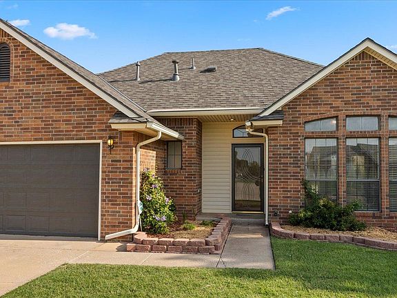 3rd image of 1401 Viola Dr
