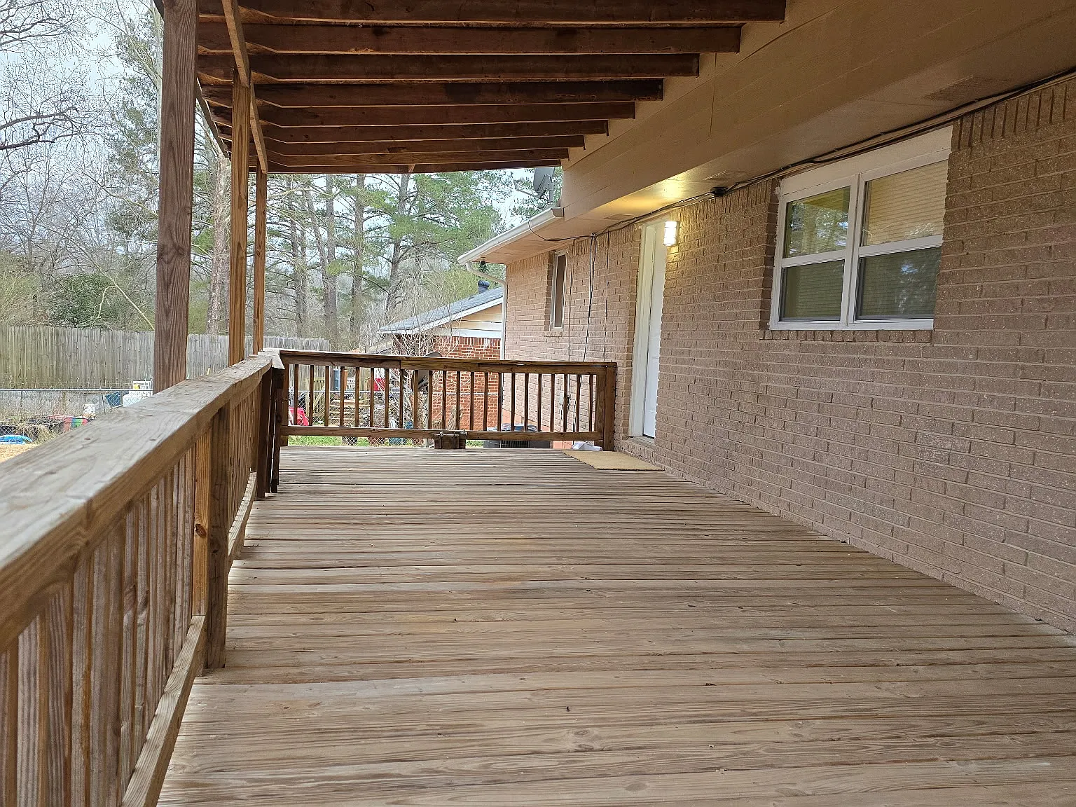 407 Cameo Dr — Photo 2