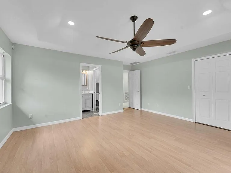 5335 NW Conley Dr — Photo 12