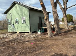 112 E Scott St, Tivoli, TX 77990