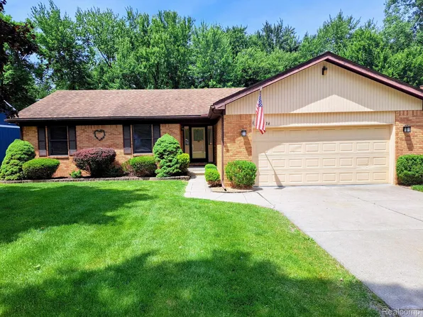 29736 Puritan St, Livonia, MI 48154