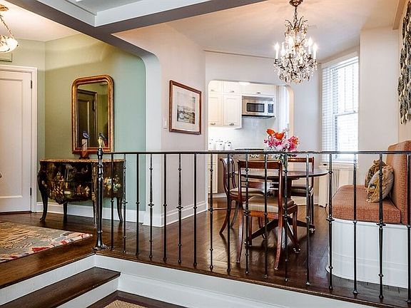 4th image of 302 W 12th St APT 3G