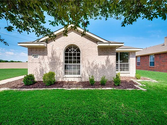 5th image of 203 Piccadilly Cir