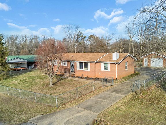 2nd image of 579 Magnolia Dr