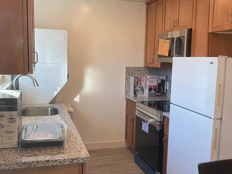 1691 Ontario Dr #6SIX — Photo 13