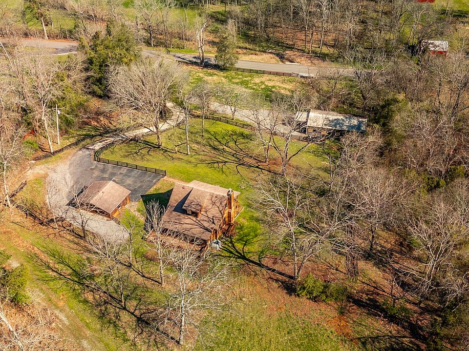 19th image of 655 Cummings Ln