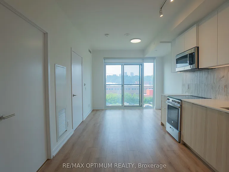 500 Dupont St #512 — Photo 3