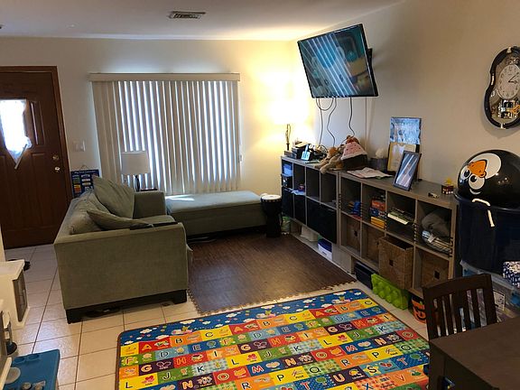 2nd image of 180 Park Ln #2
