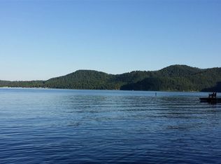 3939 N Beach Way, Loon Lake, WA 99148