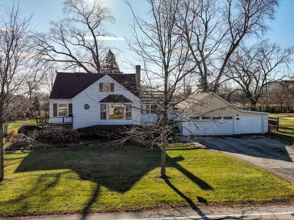 33 E Walnut Ave, Des Plaines, IL 60016