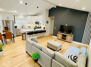 356 W 59th St, Willowbrook, IL 60527