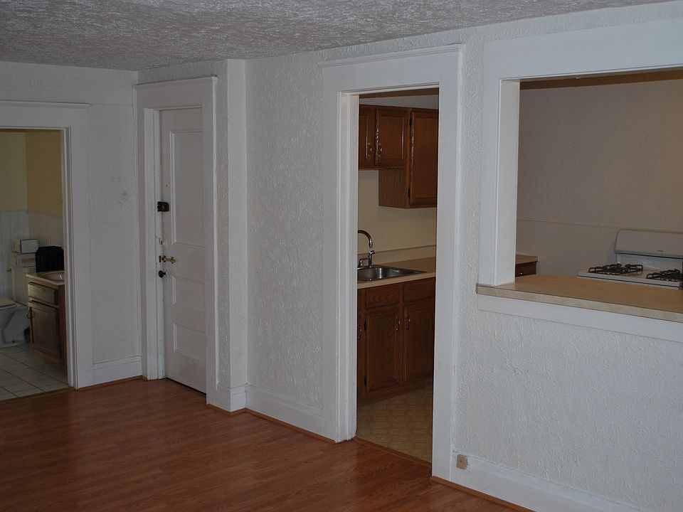 kitchen door from living rm