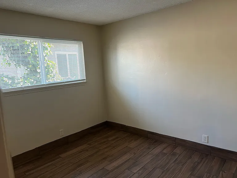 944 N Vine Ave #2 — Photo 16