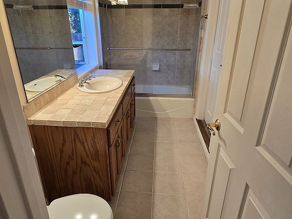 4th image of 610 Figueroa St #1/2