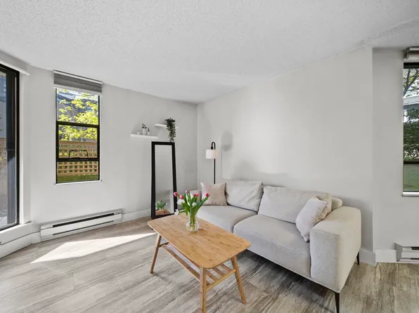 1080 Pacific St #215, Vancouver, BC V6E 4C2