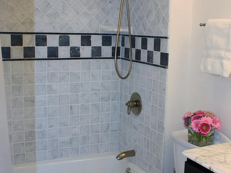 878 Washington St — Photo 17