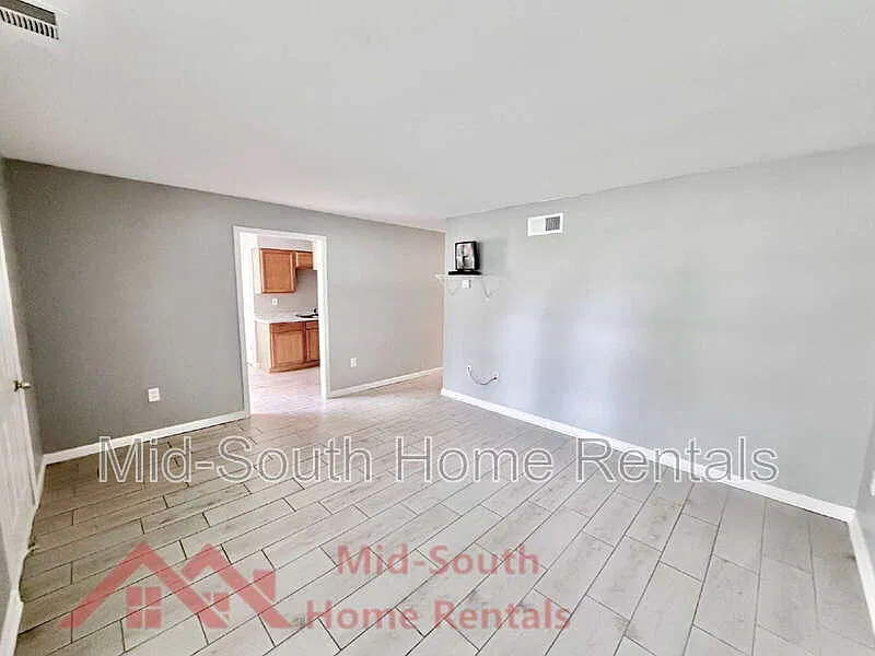 4 bed, 1.5 bath, 1137 sqft, $1,247 — Photo 3