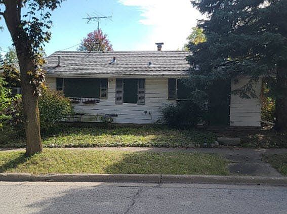 1st image of 3600 S 60th St