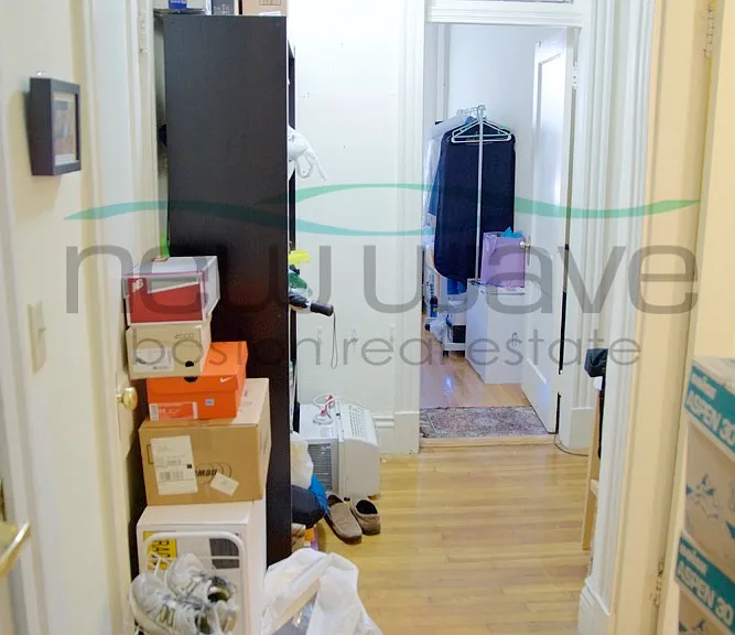 100 Queensberry St #6 — Photo 9
