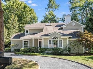 2 Huntington Rd, Huntington, NY 11743