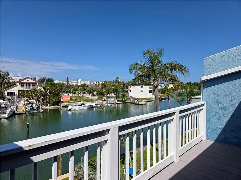 11820 Capri Cir S — Photo 28