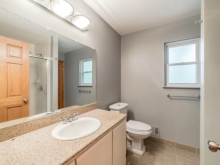 1034 Parkway Dr — Photo 10