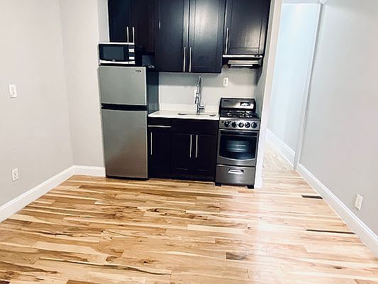 4th image of 202 1st Ave APT 12