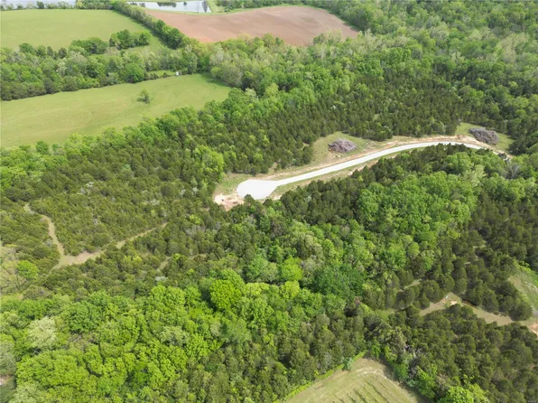 15 Weatherby Ln, Farmington, MO 63640