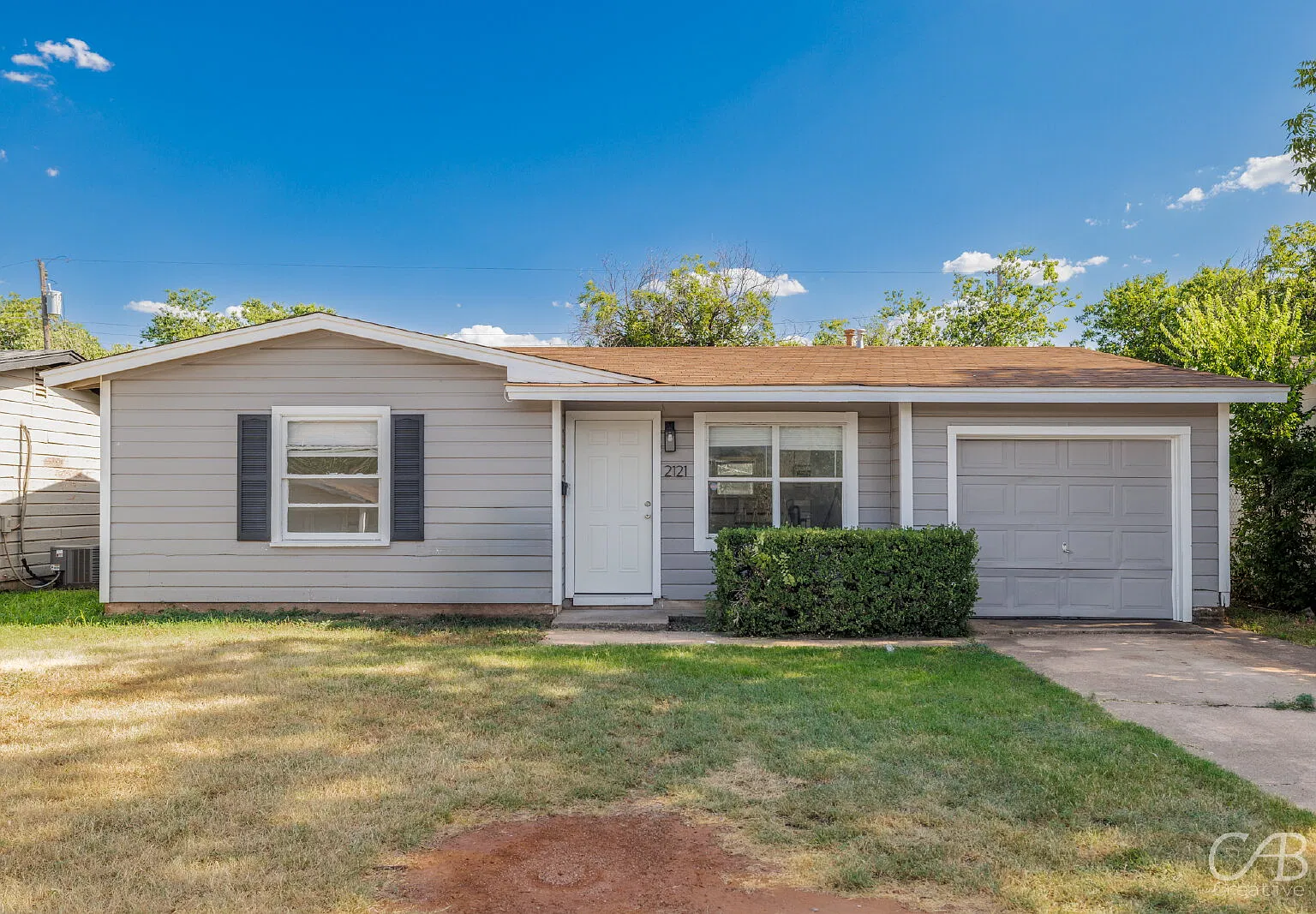 3 bed, 1.0 bath, 998 sqft, $1,895 — Photo 1